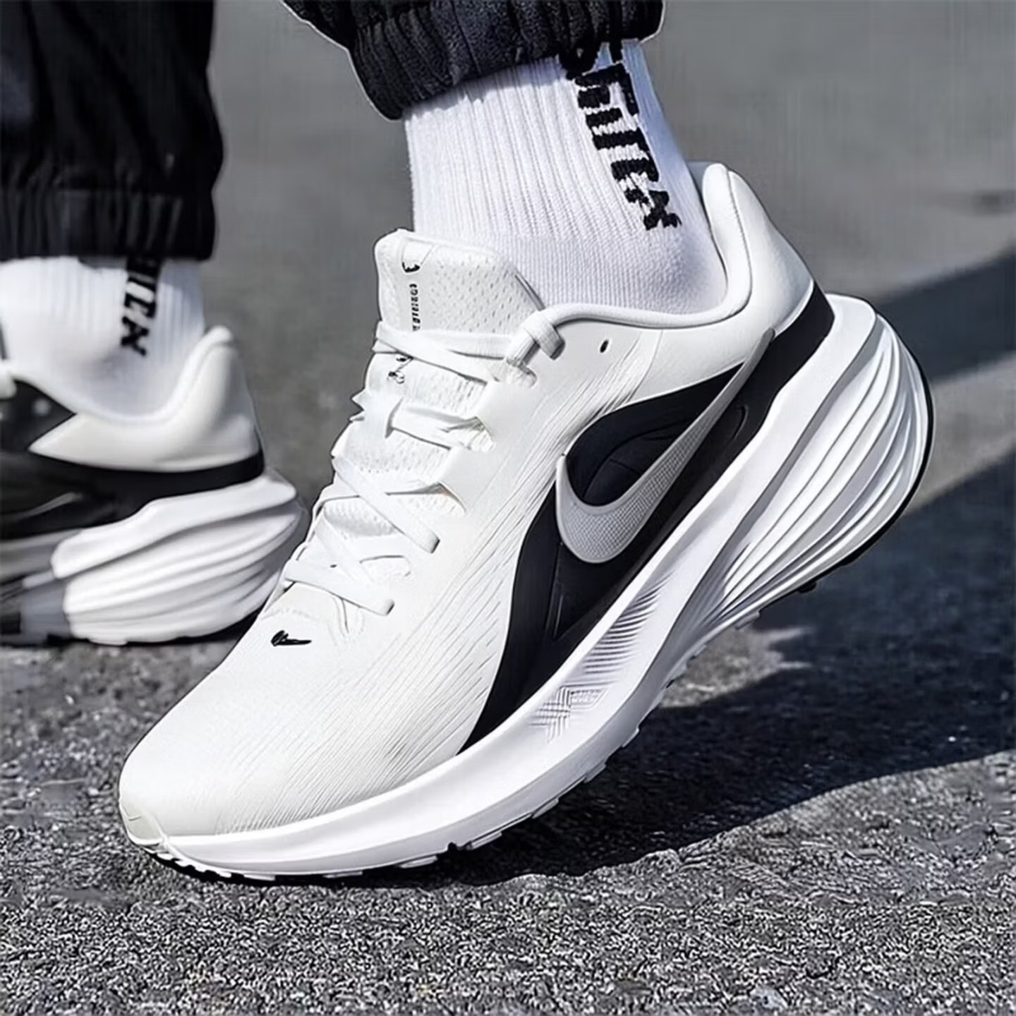 NIKE DOWNSHIFTER 14 Erkek Koşu - Lightweight Road Running Shoes incelemesi ve fiyatı